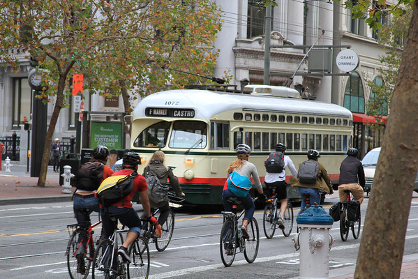 San Franciscans heading to work, to RICON and wherever they want to.
